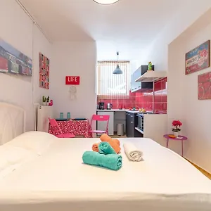 Cozy Near Downtown Appartement Héraklion